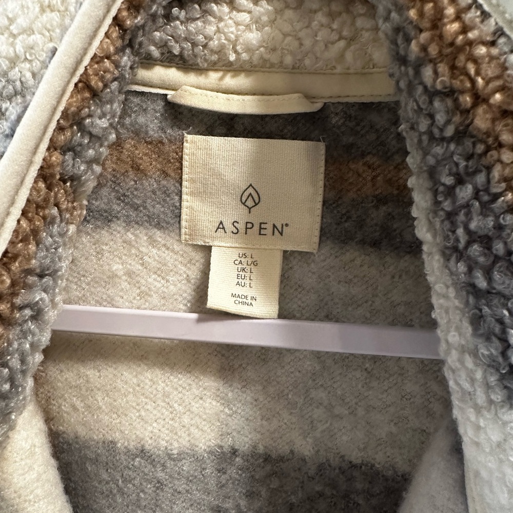 Women's Aspen Sherpa Plaid Coat — Cream & Gray - Picture 2 of 4